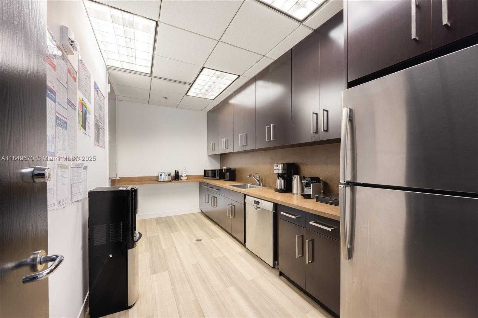 Small Image of 1001 BRICKELL BAY DR #2112, Miami Number 6