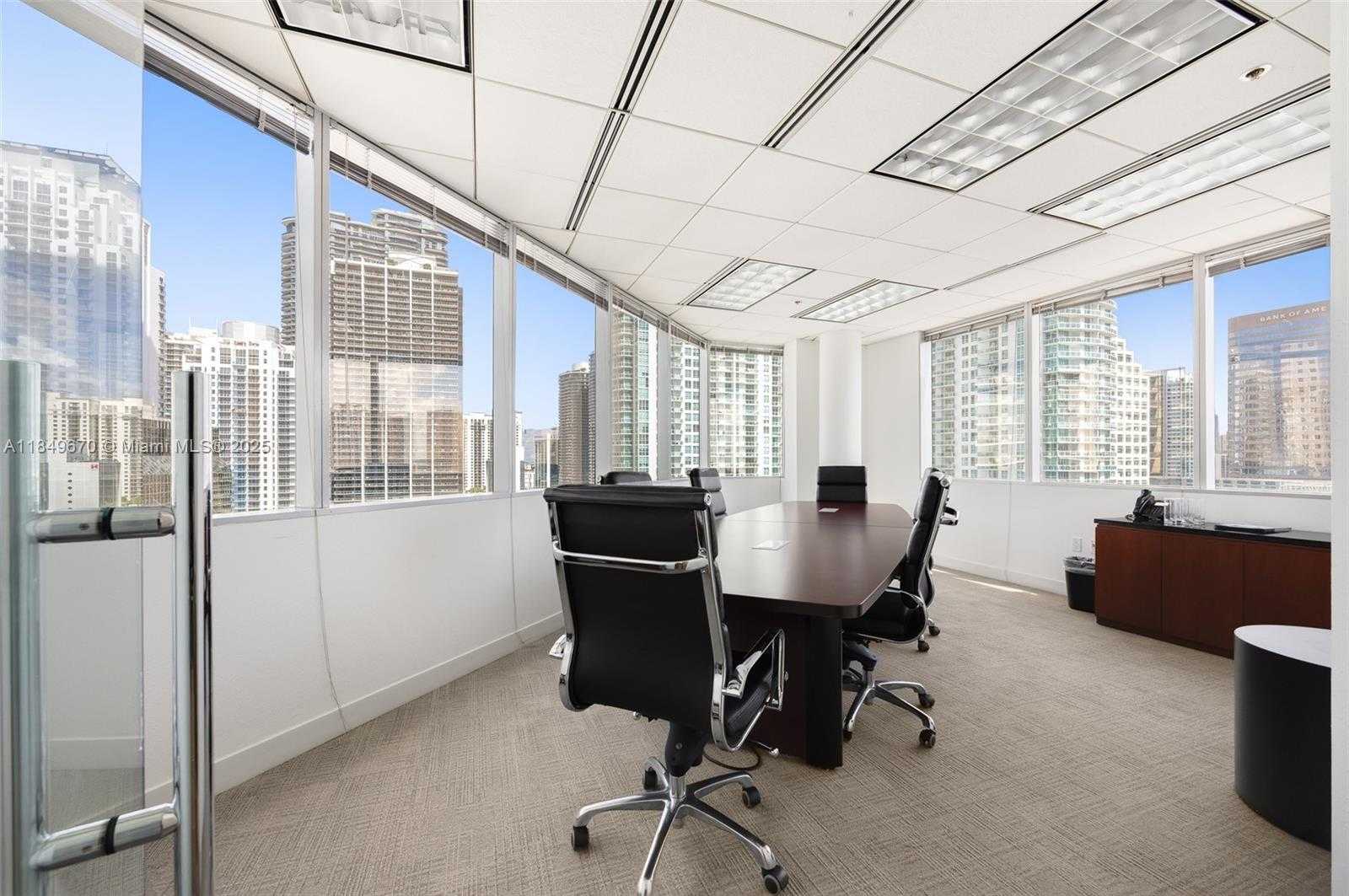 Small Image of 1001 BRICKELL BAY DR #2112, Miami Number 9