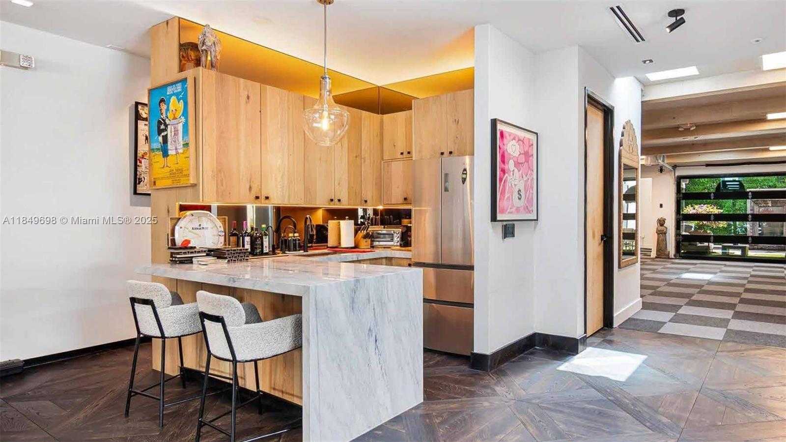 Small Image of 5935 NORTH EAST 2ND AVE, Miami Number 3