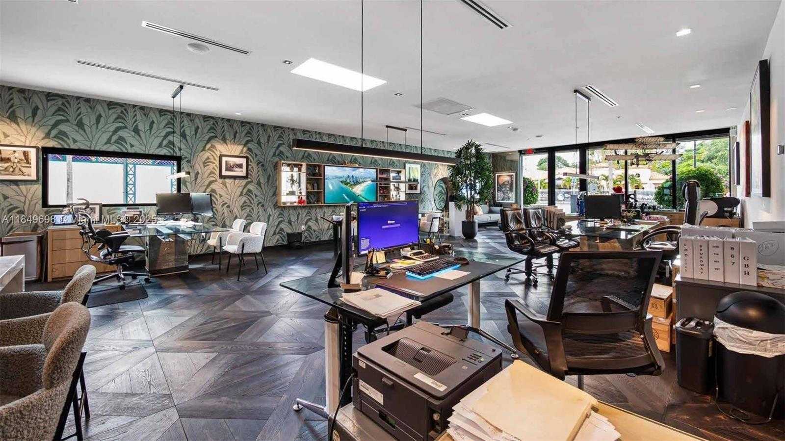 Small Image of 5935 NORTH EAST 2ND AVE, Miami Number 6
