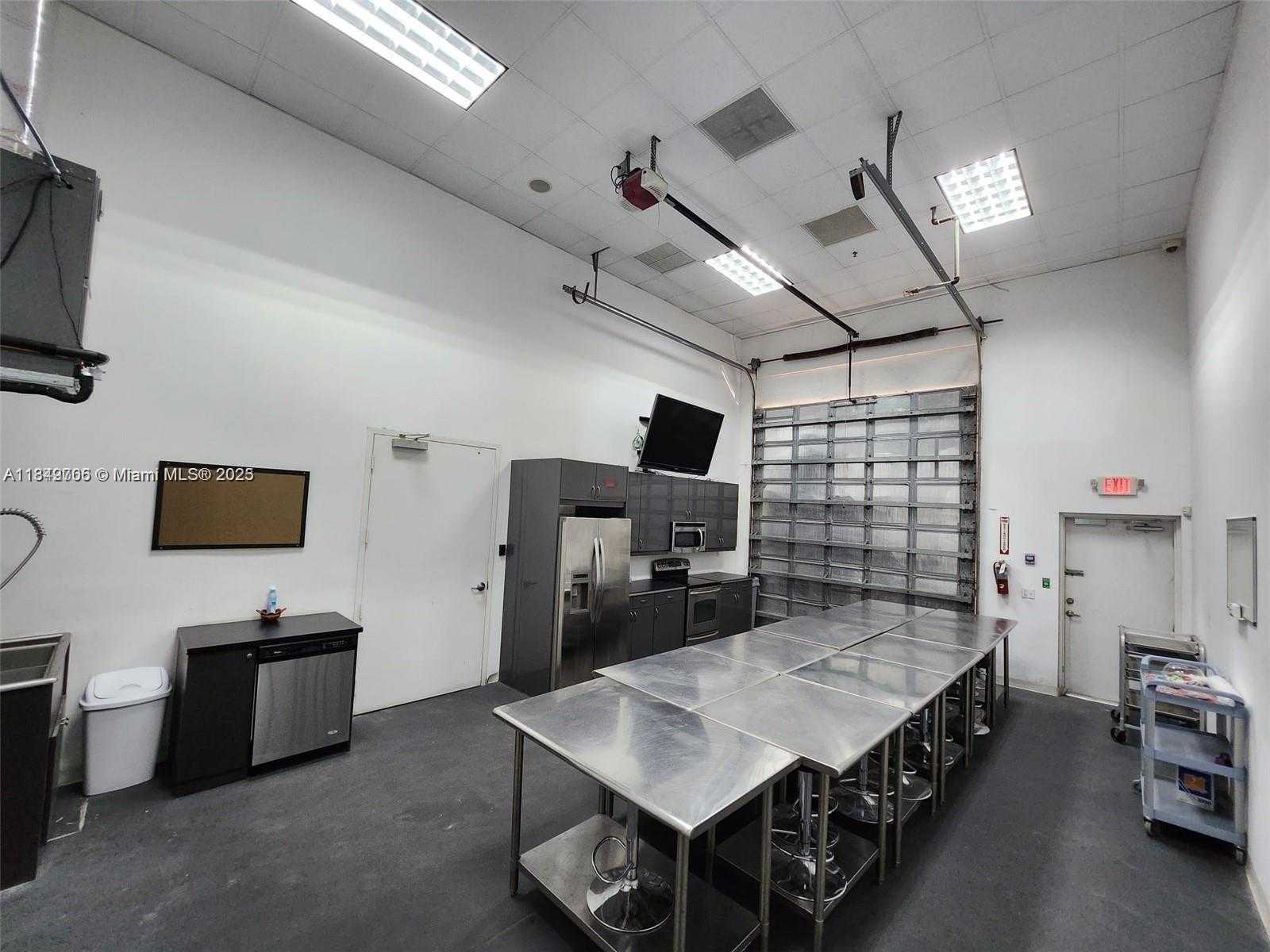 Small Image of 5161 NORTH WEST 79TH AVE #2, Doral Number 8