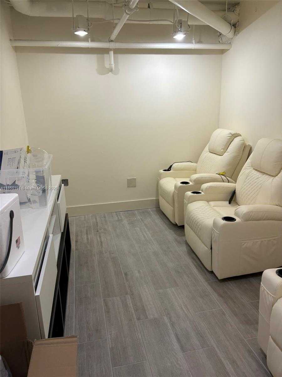 Small Image of 110 WASHINGTON AVE #CU-7, Miami Beach Number 10