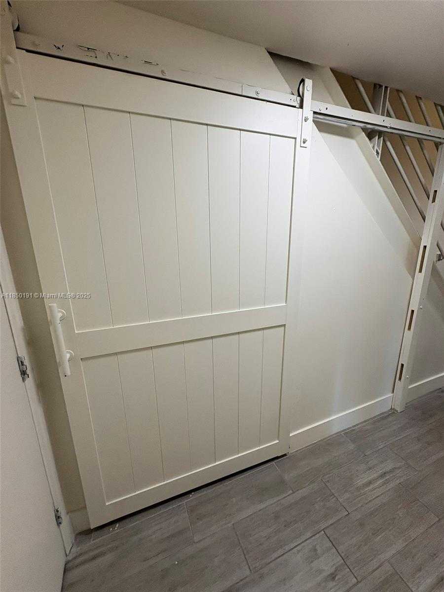 Small Image of 110 WASHINGTON AVE #CU-7, Miami Beach Number 8