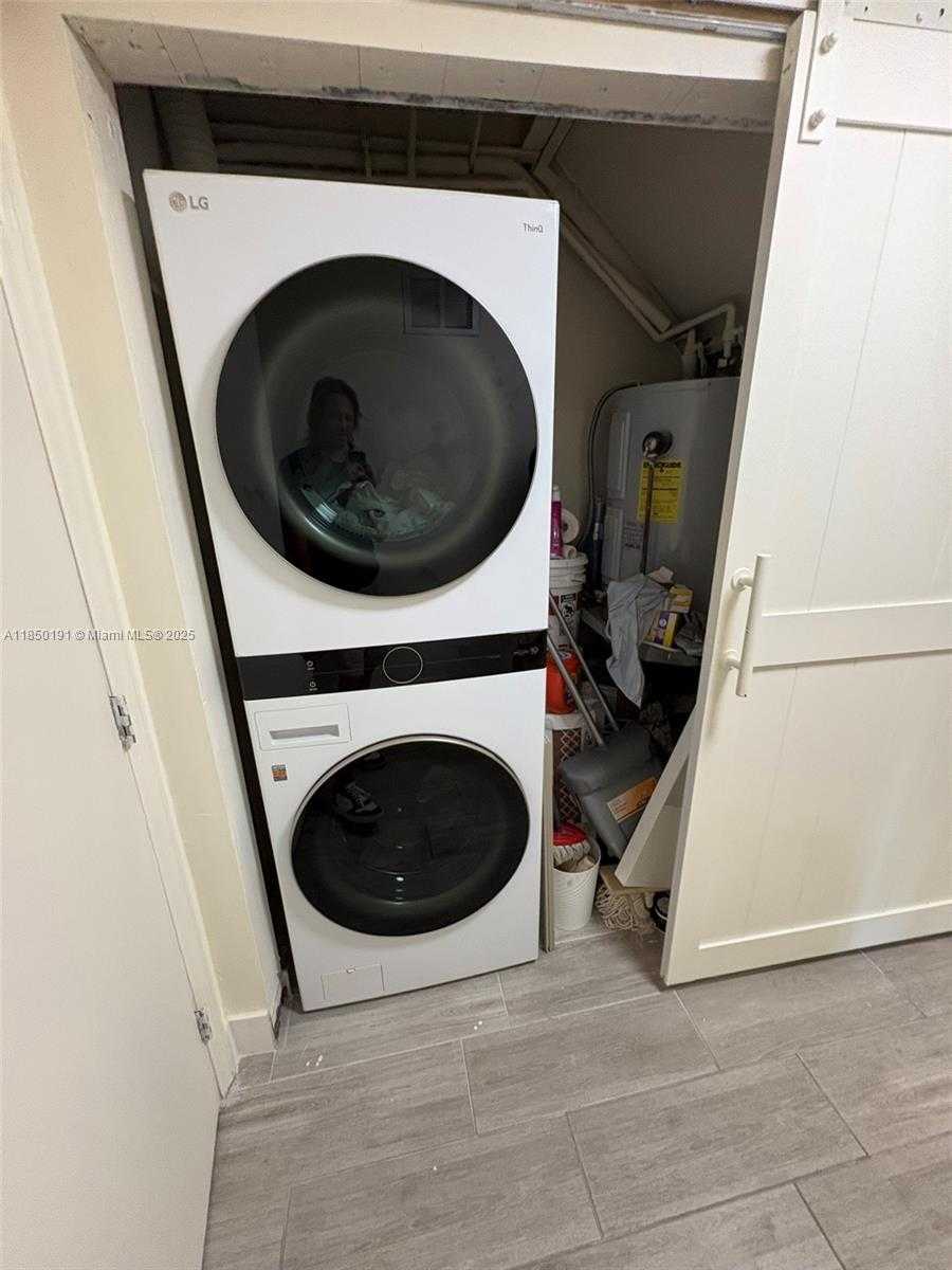 Small Image of 110 WASHINGTON AVE #CU-7, Miami Beach Number 9