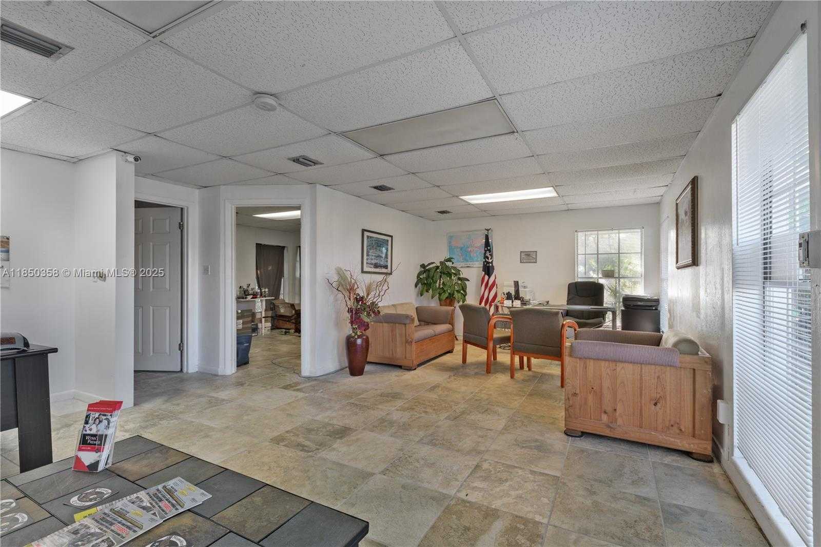Small Image of 21423 OVERSEAS HWY, Sugarloaf Number 13