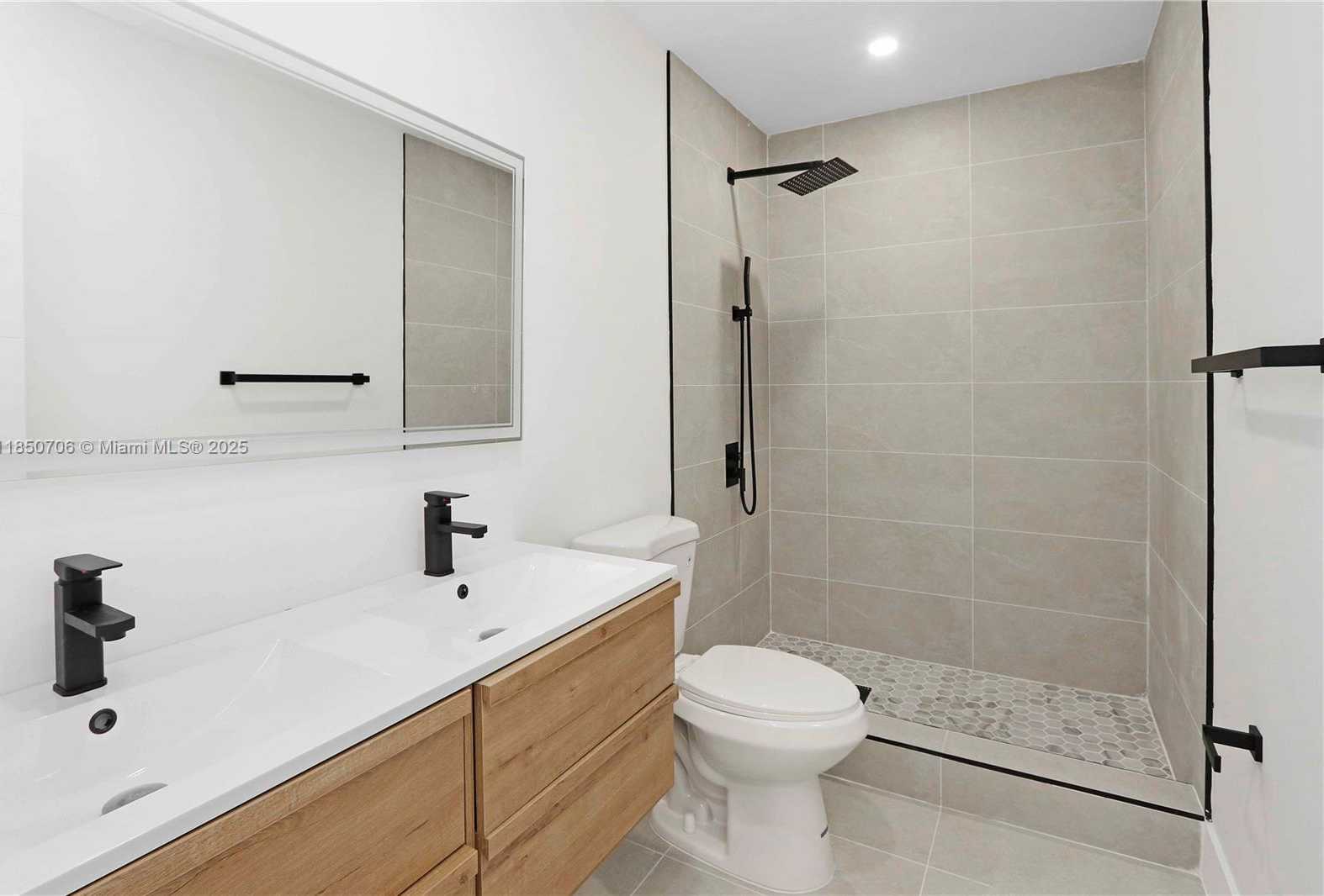 Small Image of 7801 BYRON AVE, Miami Beach Number 26