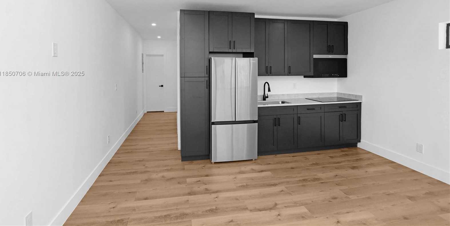 Small Image of 7801 BYRON AVE, Miami Beach Number 38