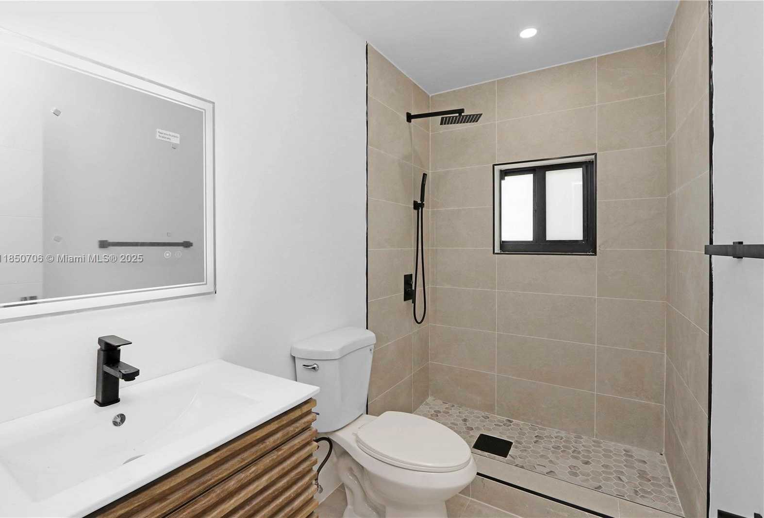 Small Image of 7801 BYRON AVE, Miami Beach Number 43