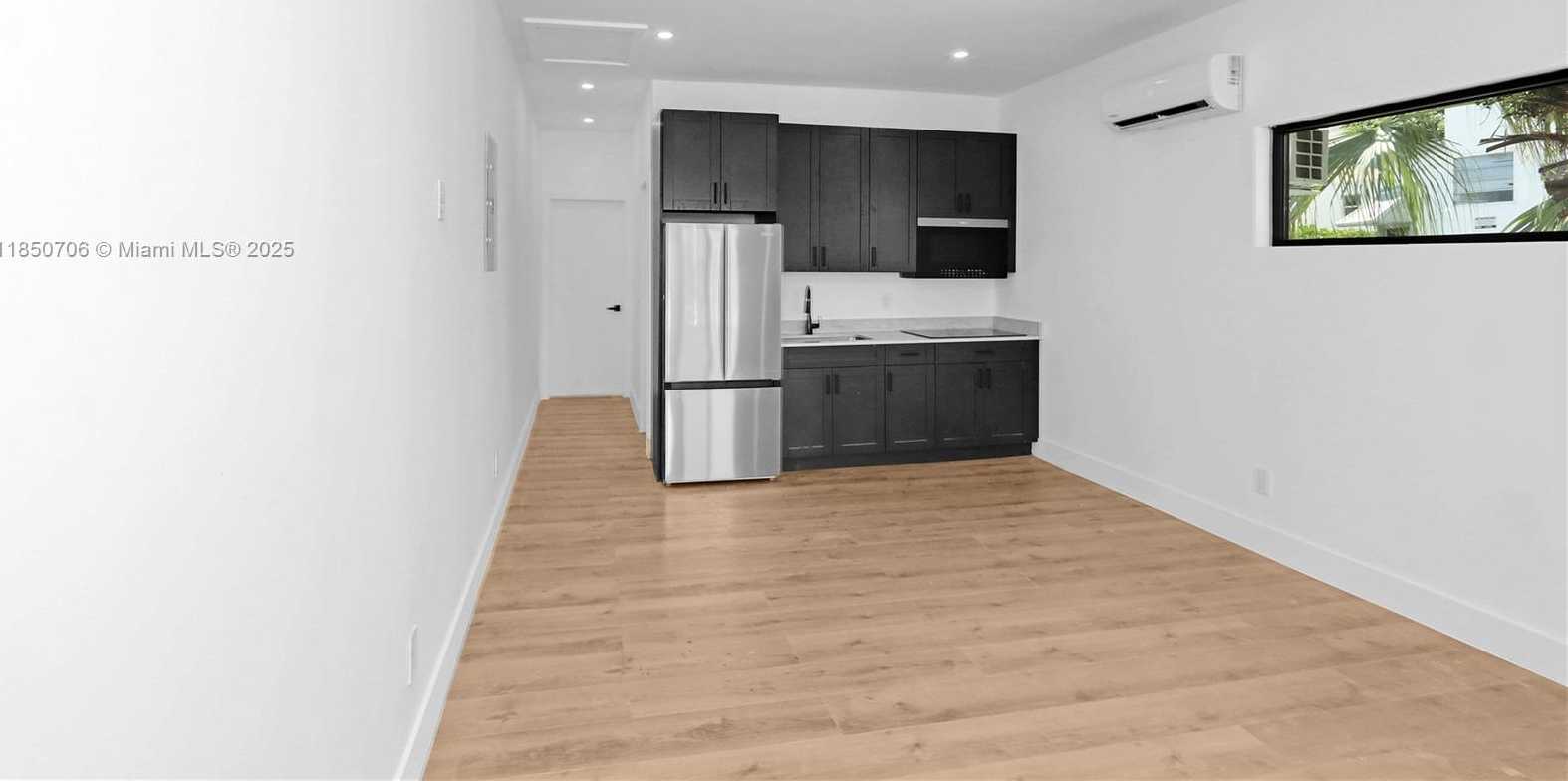 Small Image of 7801 BYRON AVE, Miami Beach Number 47