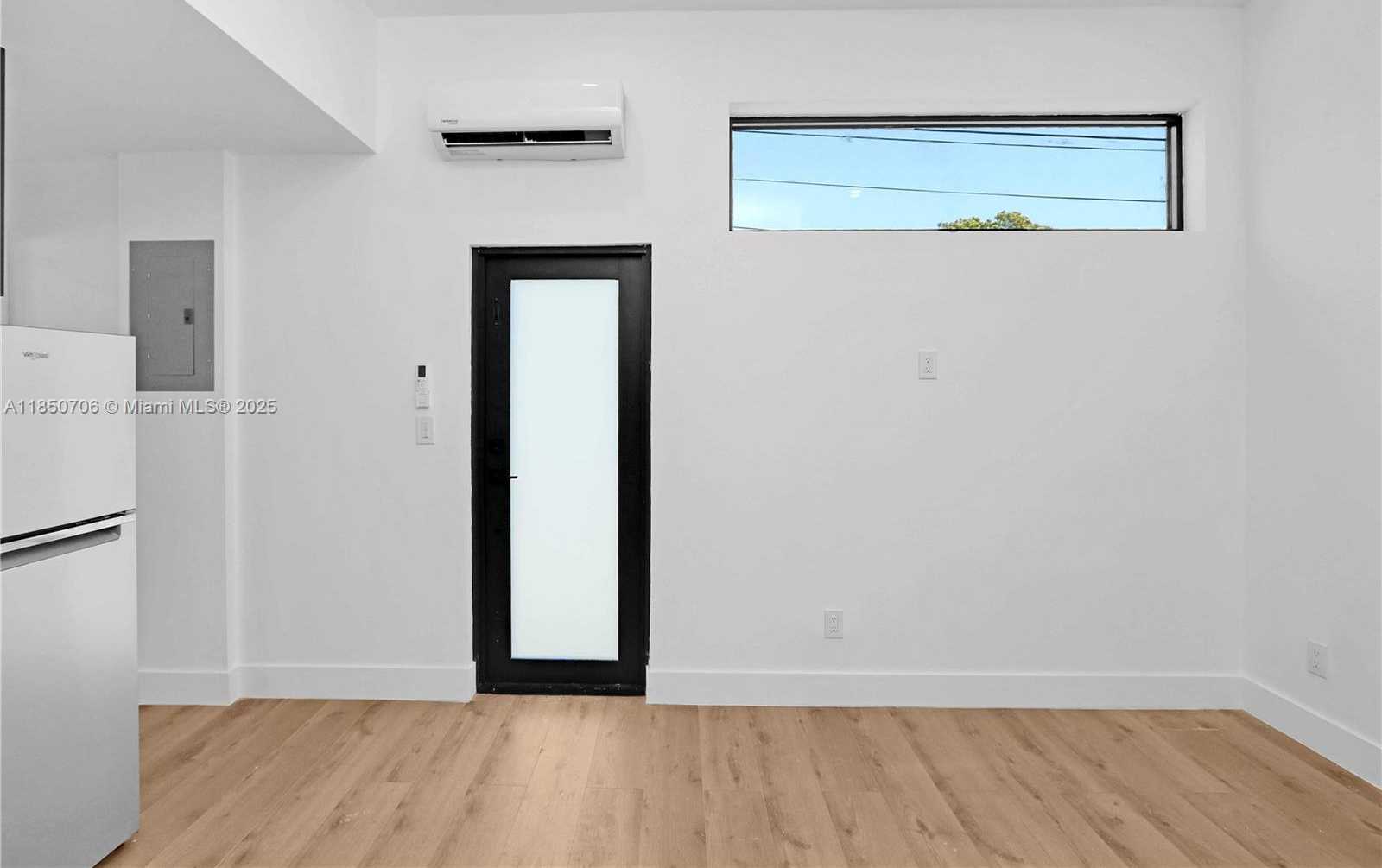 Small Image of 7801 BYRON AVE, Miami Beach Number 48