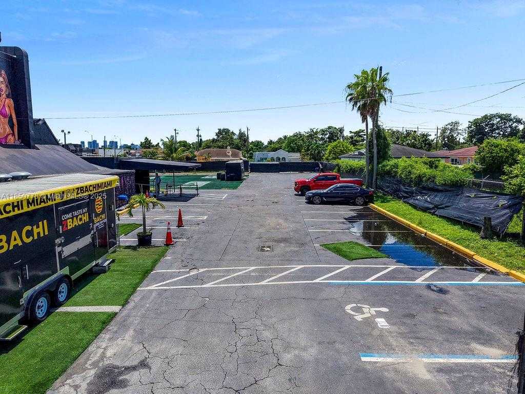 Small Image of 728 NORTH WEST 79TH ST, Miami Number 24