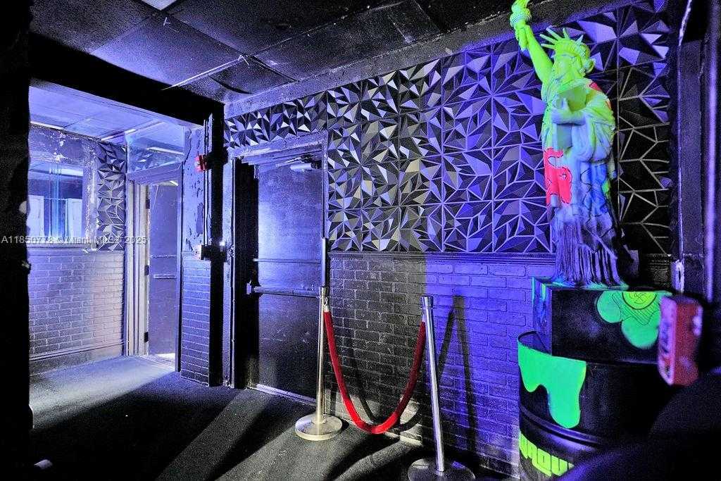 Small Image of 728 NORTH WEST 79TH ST, Miami Number 36