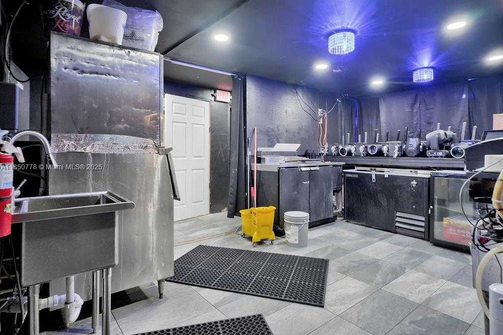 Small Image of 728 NORTH WEST 79TH ST, Miami Number 45