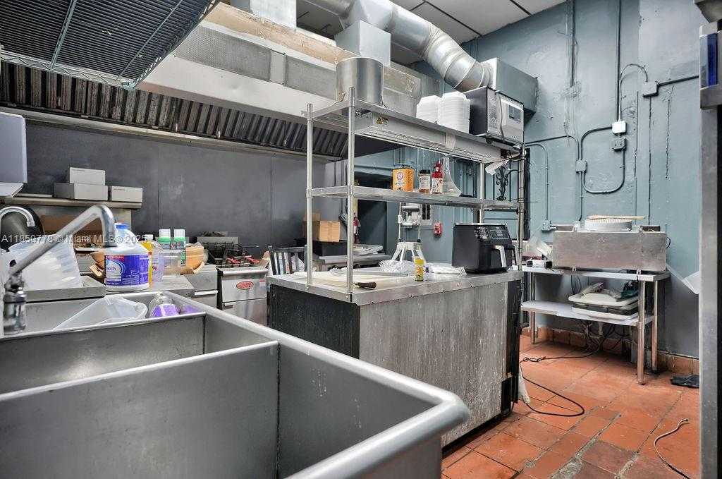 Small Image of 728 NORTH WEST 79TH ST, Miami Number 46