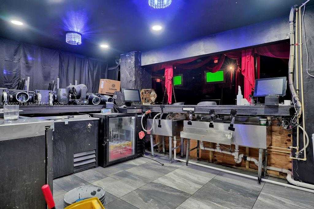 Small Image of 728 NORTH WEST 79TH ST, Miami Number 47