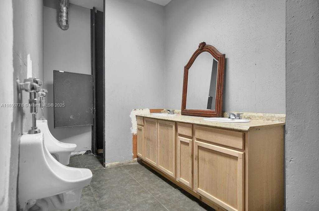 Small Image of 728 NORTH WEST 79TH ST, Miami Number 53