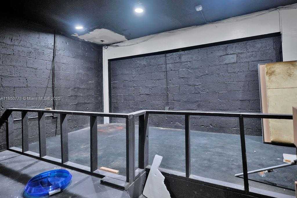 Small Image of 728 NORTH WEST 79TH ST, Miami Number 58