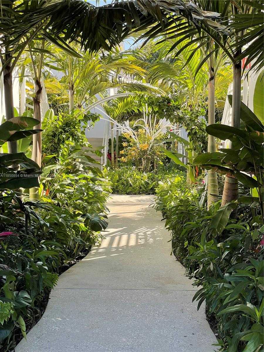 Small Image of 8035 ABBOTT AV, Miami Beach Number 10