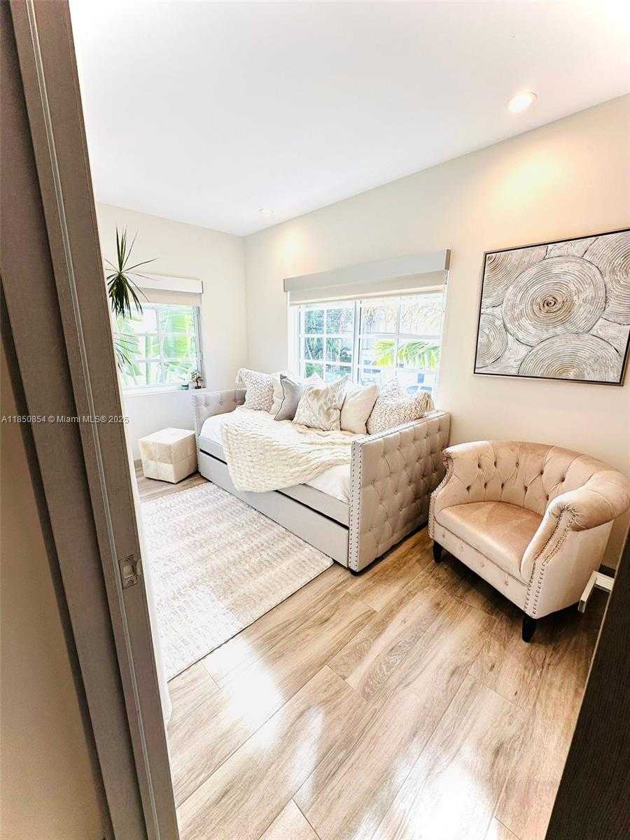 Small Image of 8035 ABBOTT AV, Miami Beach Number 28