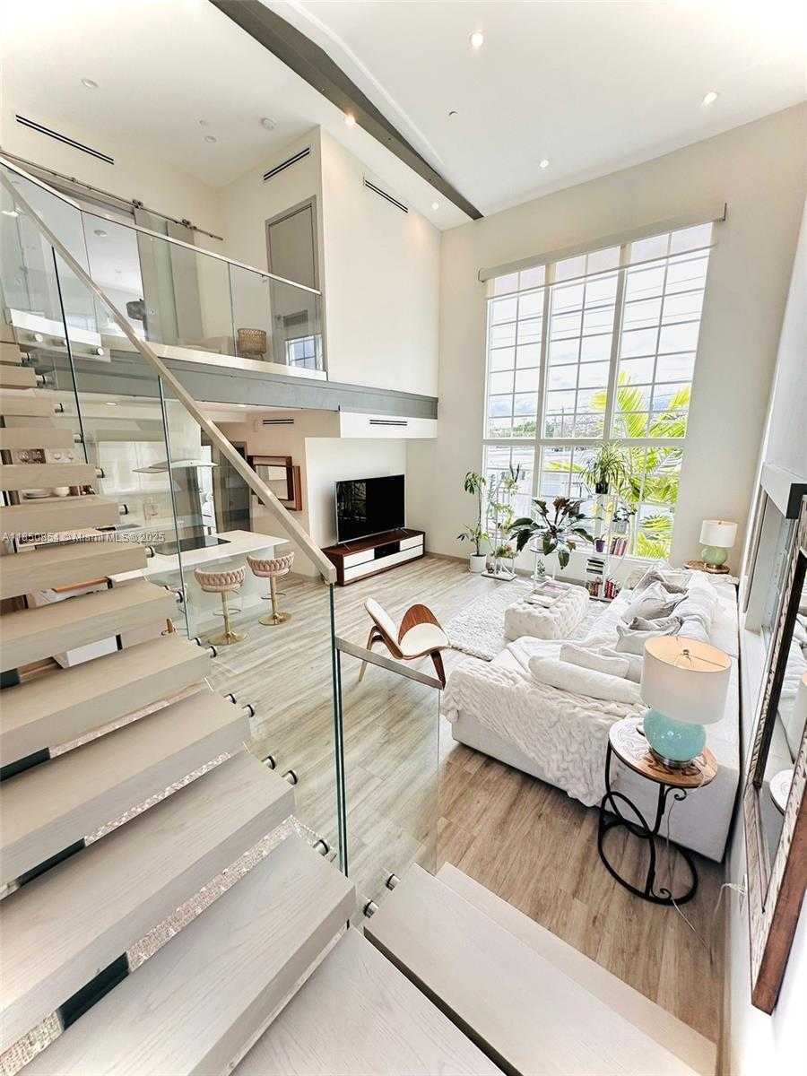 Small Image of 8035 ABBOTT AV, Miami Beach Number 33
