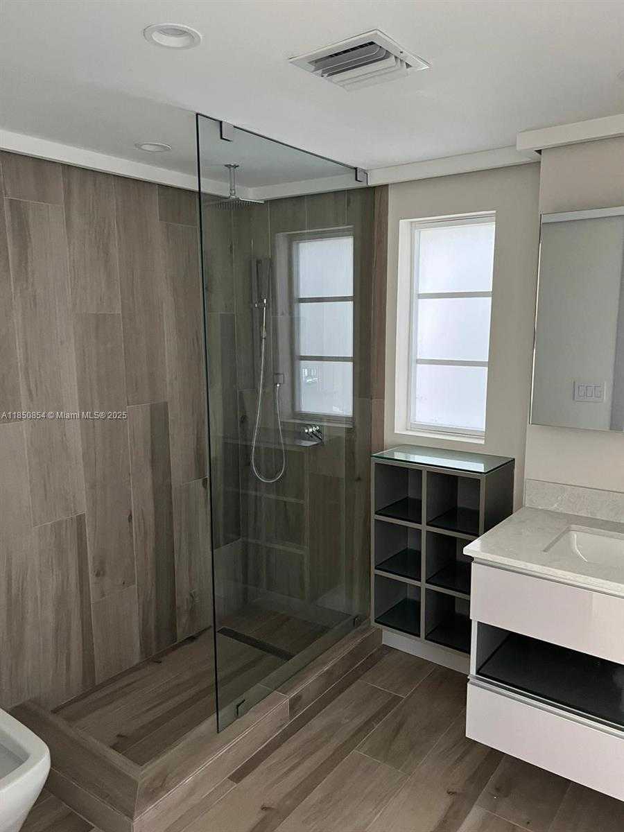 Small Image of 8035 ABBOTT AV, Miami Beach Number 7