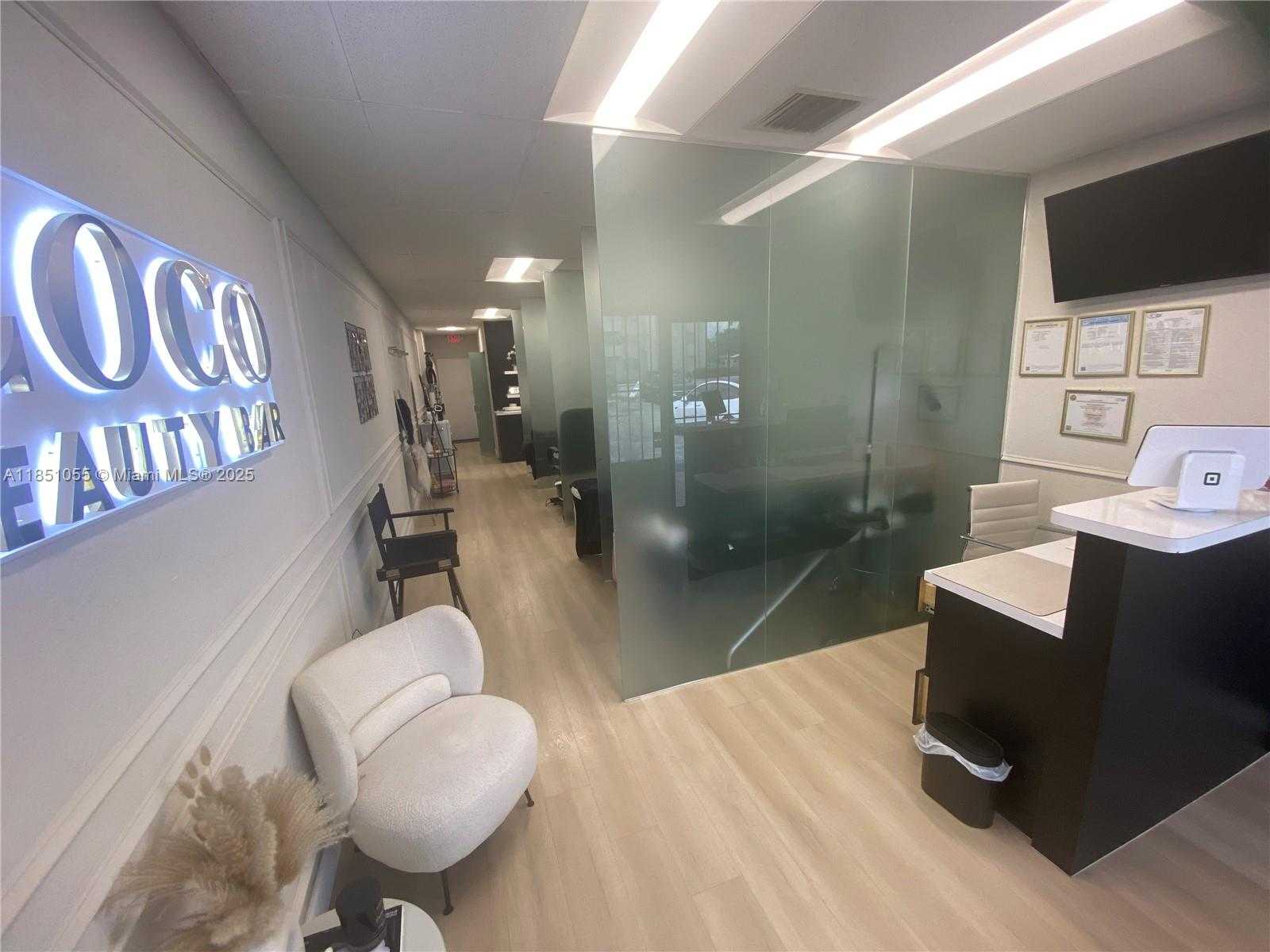 Small Image of Miami Number 3