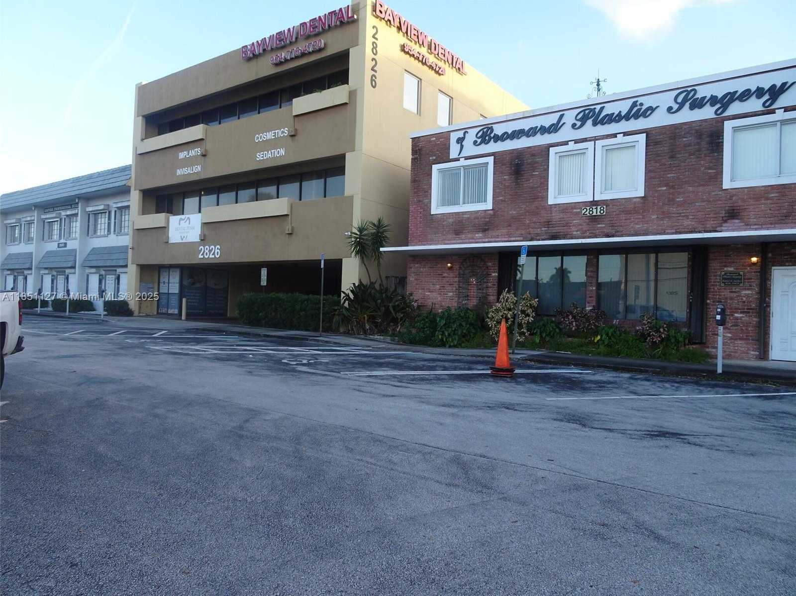 Small Image of 2826 EAST OAKLAND PARK BLVD, Out of City Number 2