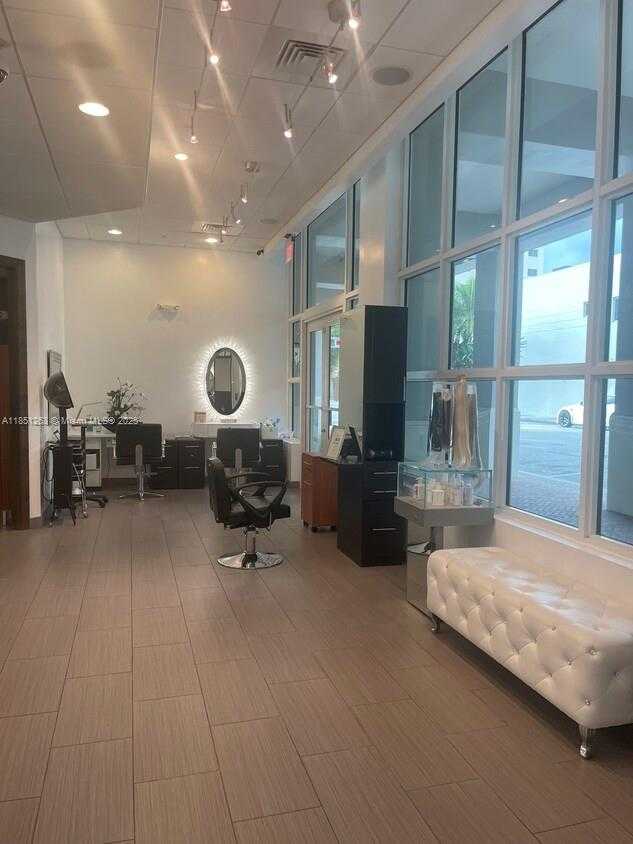 Small Image of 600 S DIXIE HWY, Out of City Number 6