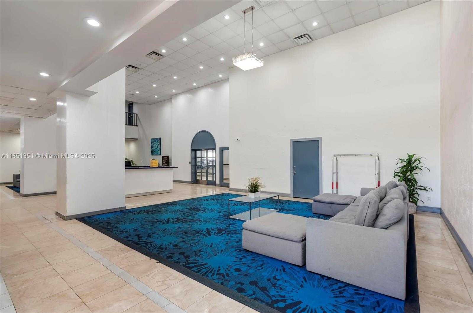 Small Image of 13499 BISCAYNE BLVD #CUM1, North Miami Number 19