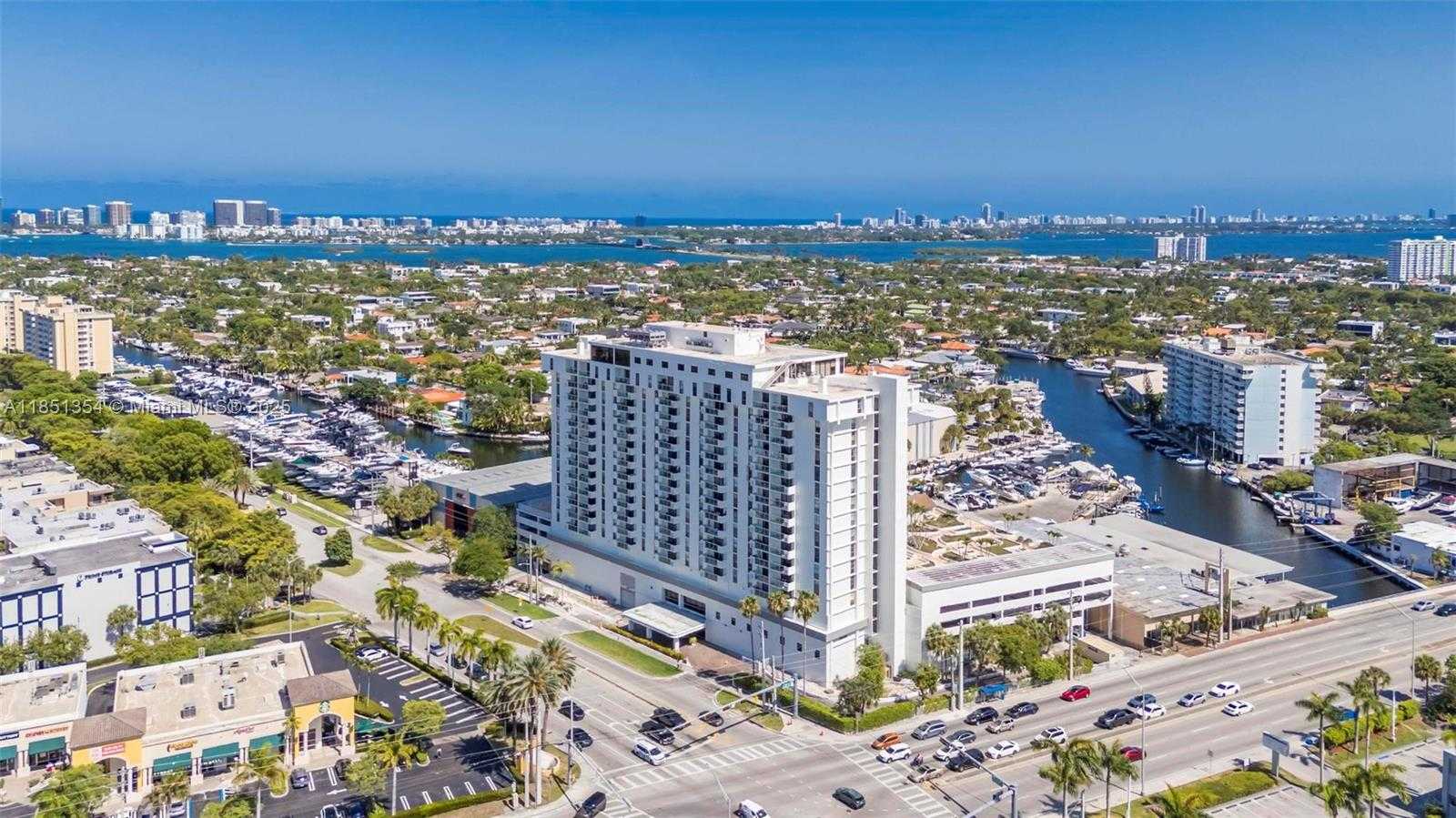 Small Image of 13499 BISCAYNE BLVD #CUM1, North Miami Number 23