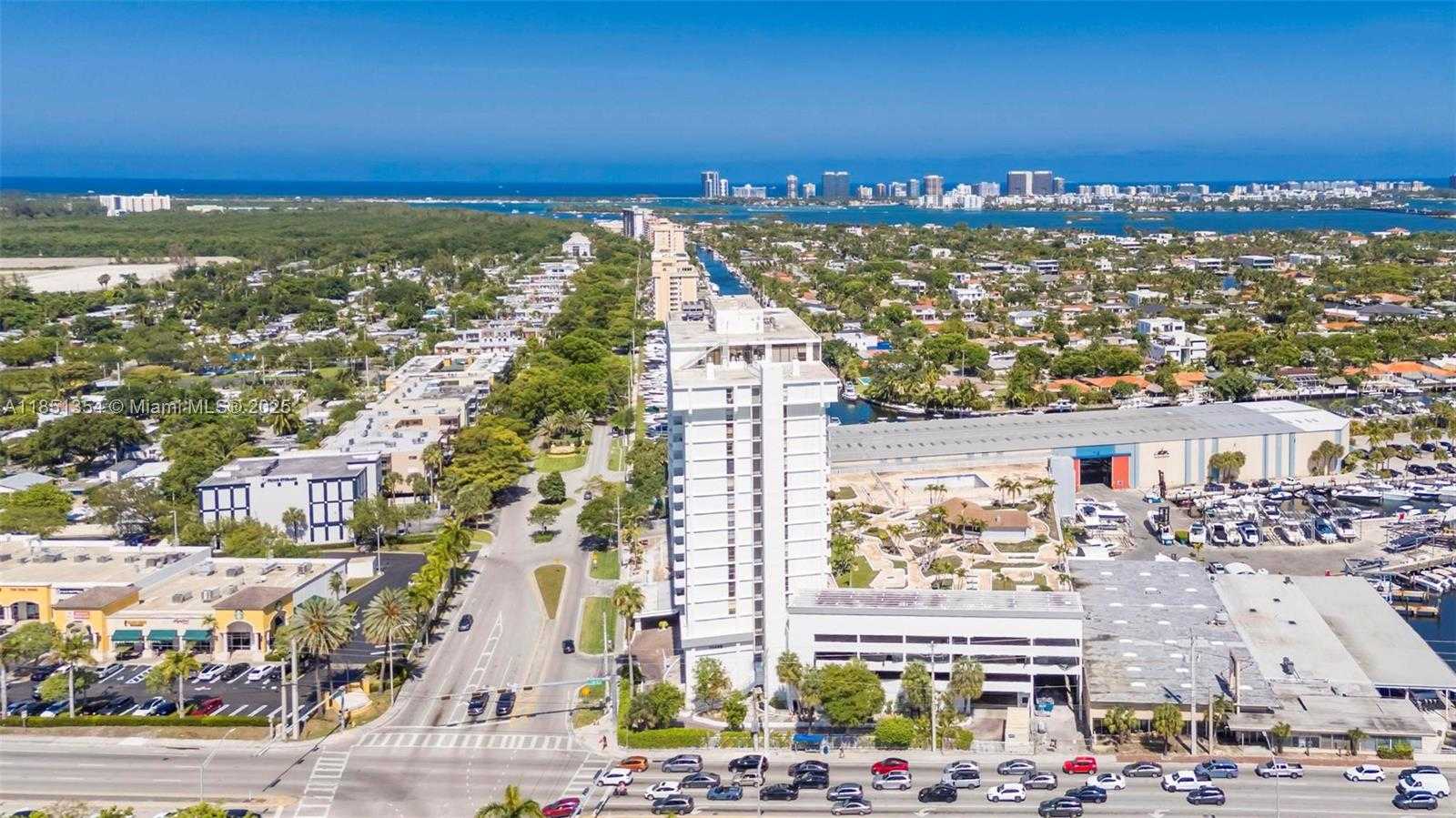 Small Image of 13499 BISCAYNE BLVD #CUM1, North Miami Number 24