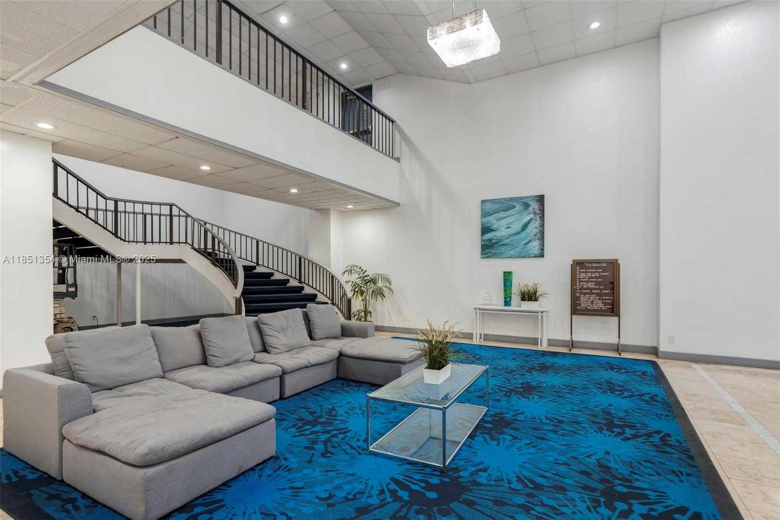 Small Image of 13499 BISCAYNE BLVD #CUM1, North Miami Number 3
