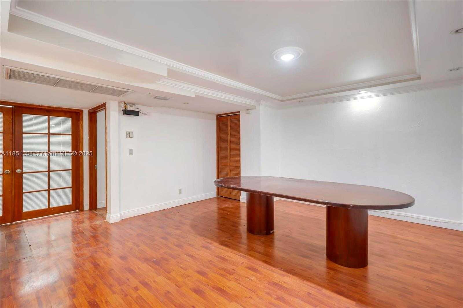 Small Image of 13499 BISCAYNE BLVD #CUM1, North Miami Number 6
