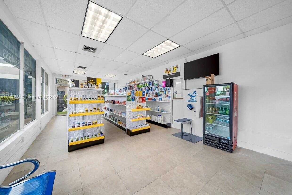 Small Image of 3401 SW 8th St, Miami, FL 33135, USA Number 9