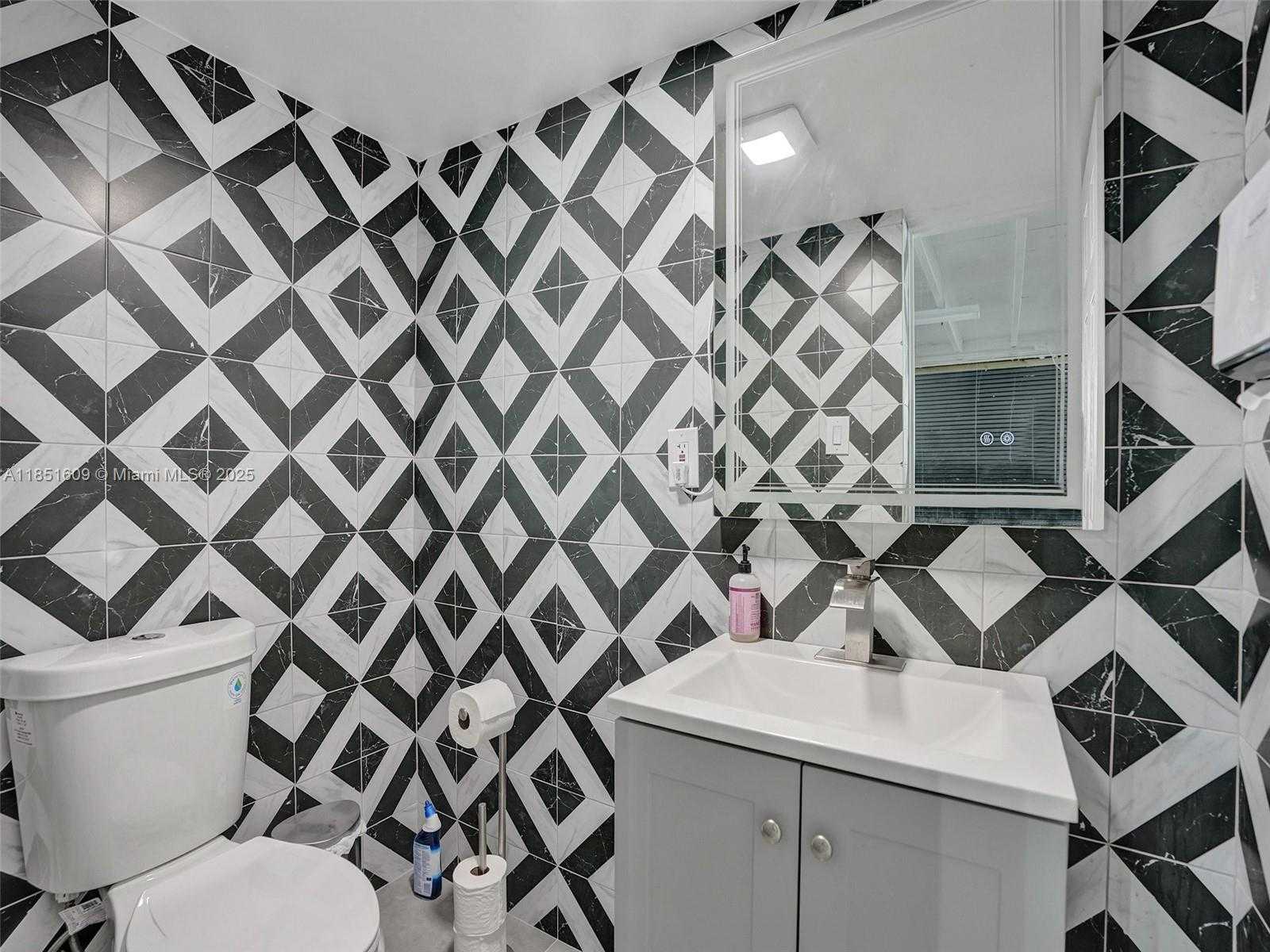 Small Image of 15 NORTH WEST 9TH AVE, Fort Lauderdale Number 30