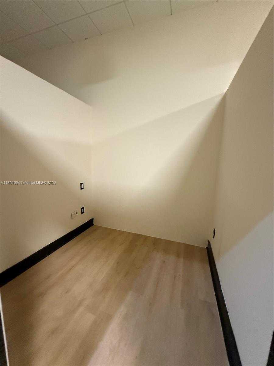 Small Image of 4960 NORTH WEST 165TH ST #B1, Miami Gardens Number 19