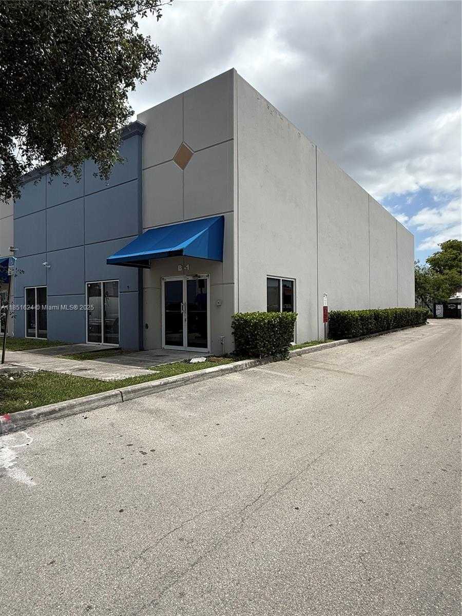 Small Image of 4960 NORTH WEST 165TH ST #B1, Miami Gardens Number 4
