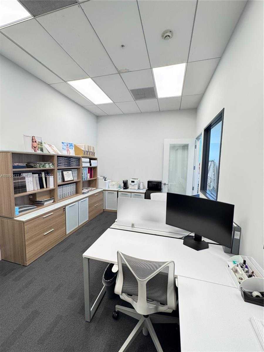 Small Image of 19790 WEST DIXIE HWY #402, Aventura Number 11