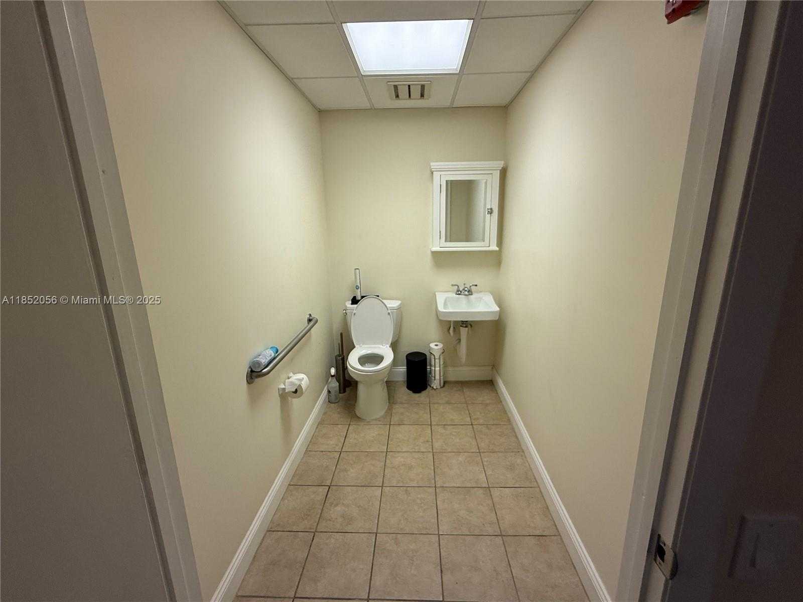 Small Image of 1073 NORTH EAST 125TH ST, North Miami Number 3