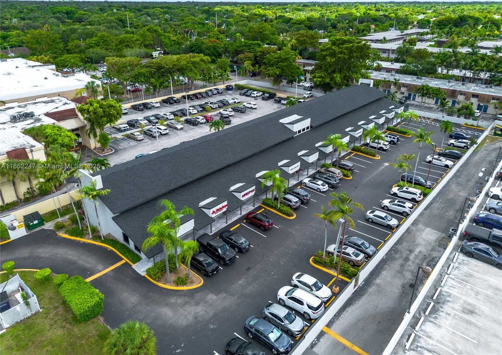 Small Image of 9020 SOUTH WEST 152ND ST, Palmetto Bay Number 3