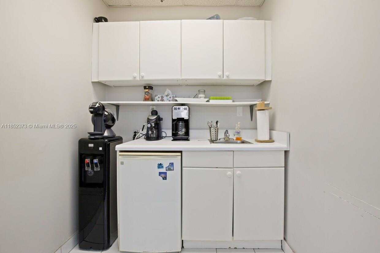 Small Image of 168 SOUTH EAST 1ST ST #9, Miami Number 10