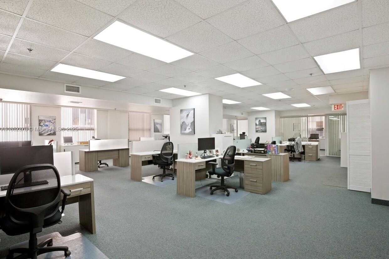 Small Image of 168 SOUTH EAST 1ST ST #9, Miami Number 2