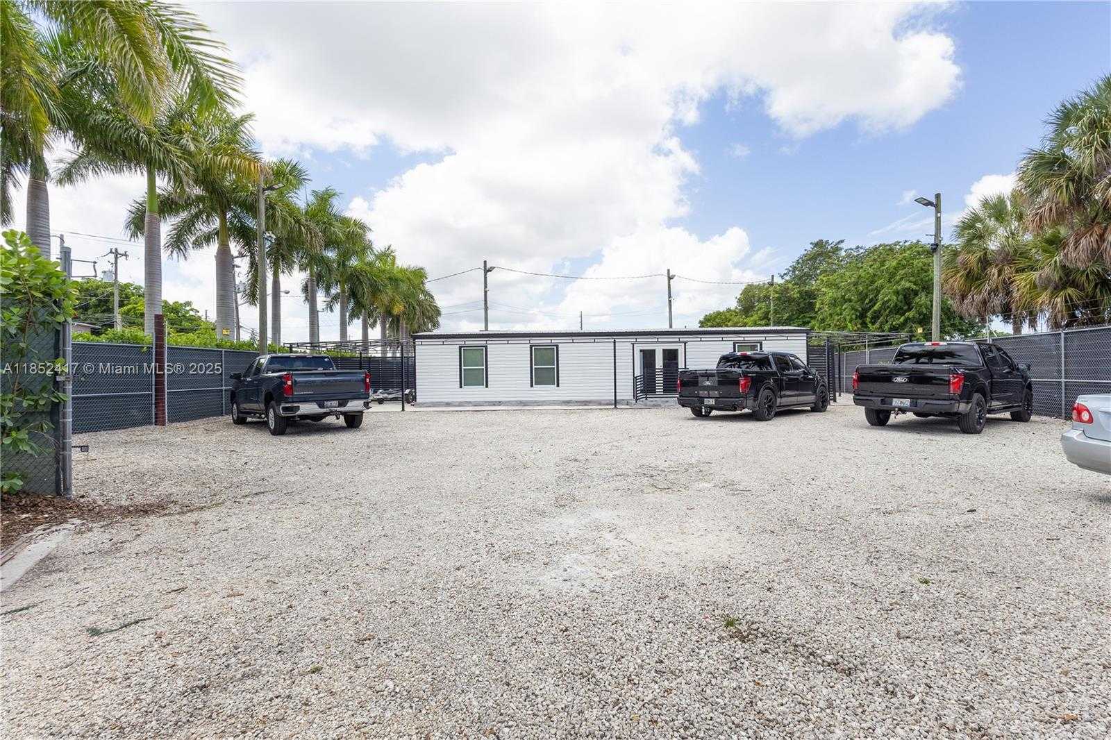 Small Image of 620 SOUTH FLAGLER AVE, Homestead Number 21