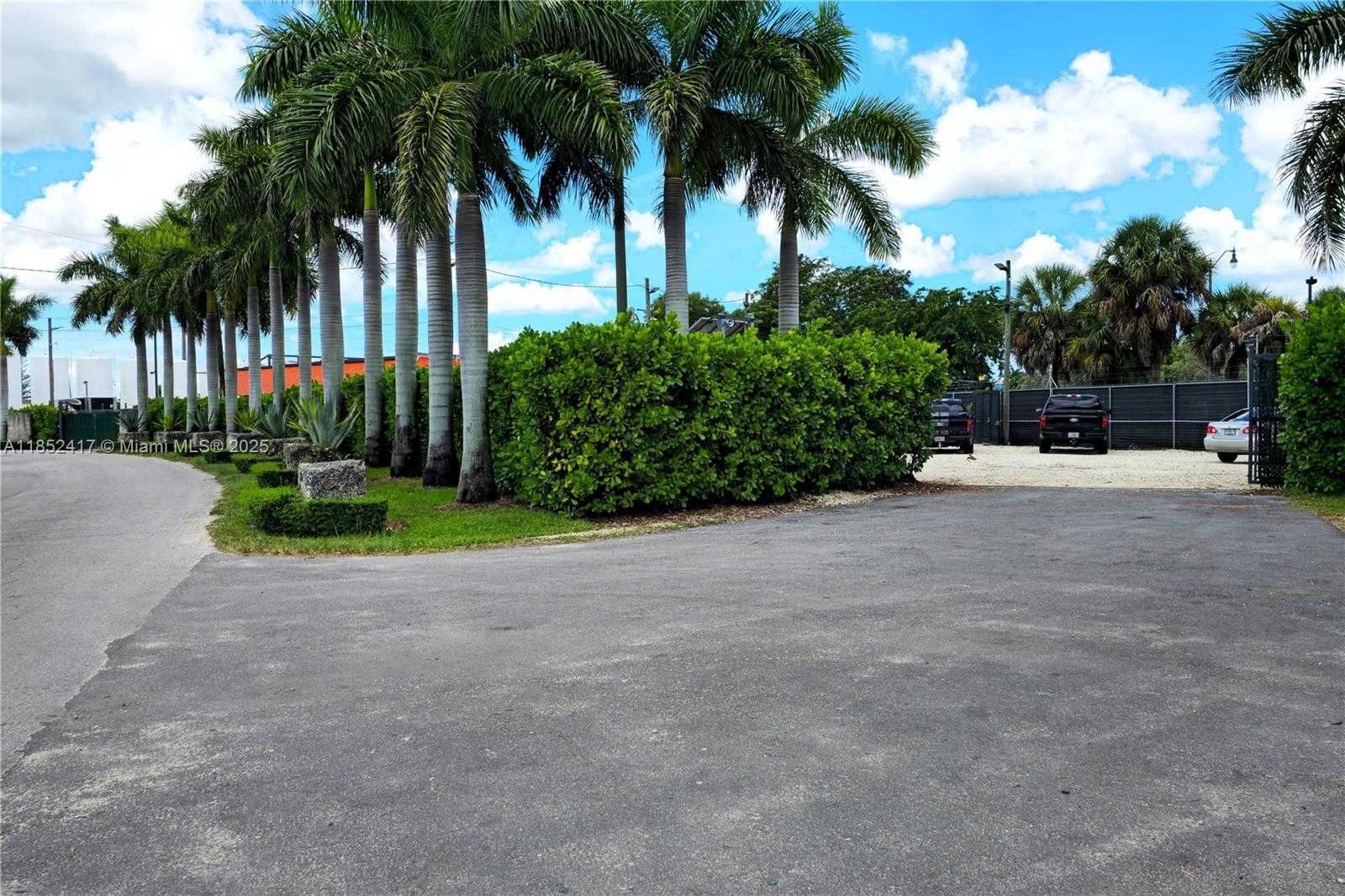 Small Image of 620 SOUTH FLAGLER AVE, Homestead Number 35