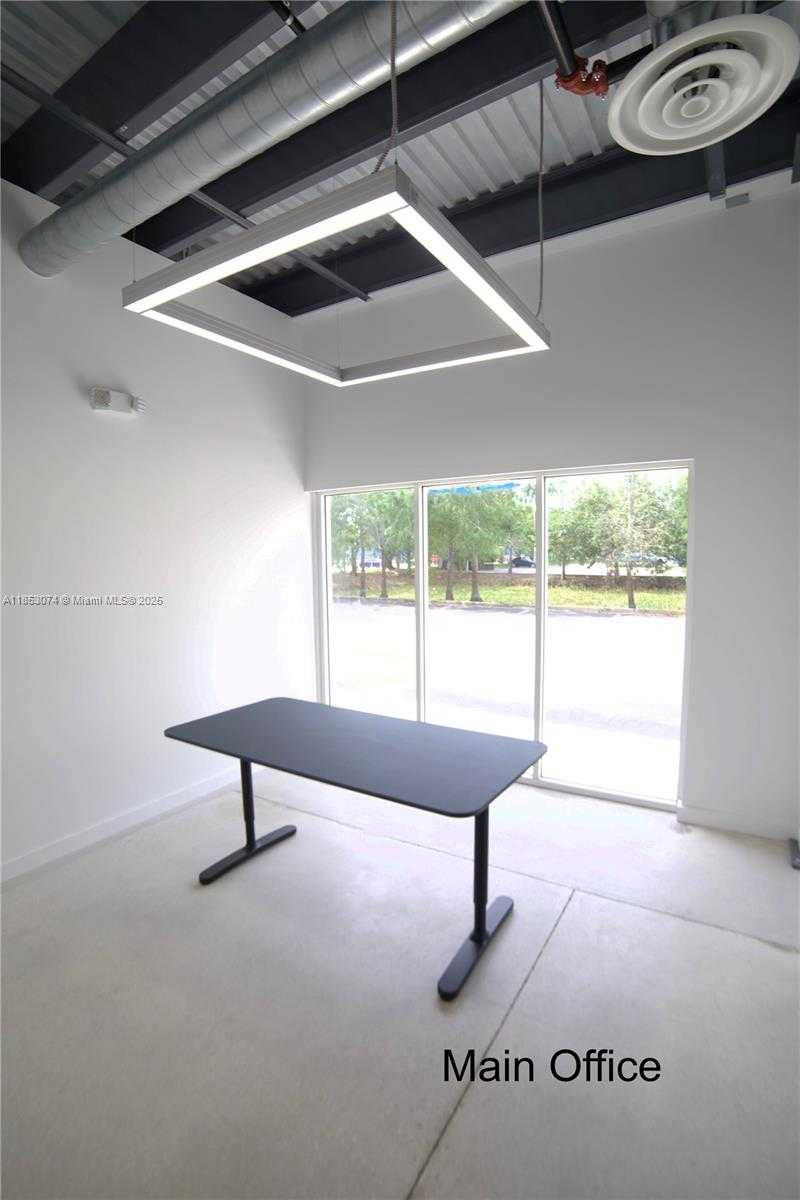 Small Image of Pembroke Pines Number 10