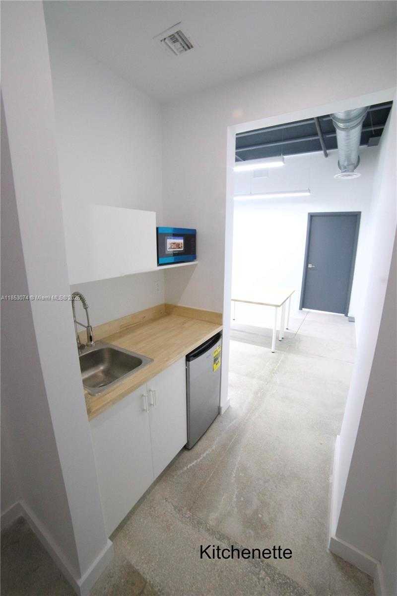 Small Image of Pembroke Pines Number 6