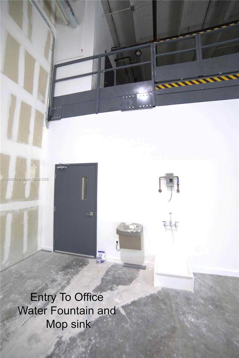 Small Image of Pembroke Pines Number 7