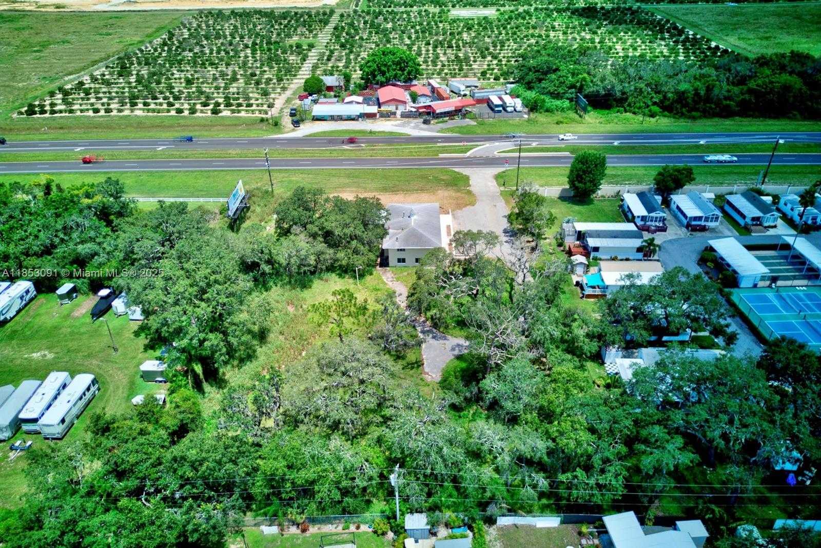 Small Image of Sebring Number 32