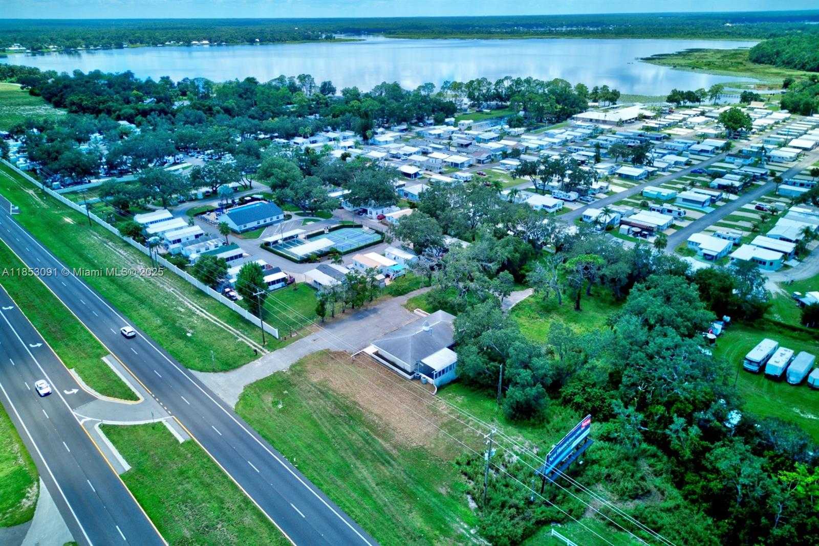 Small Image of Sebring Number 35