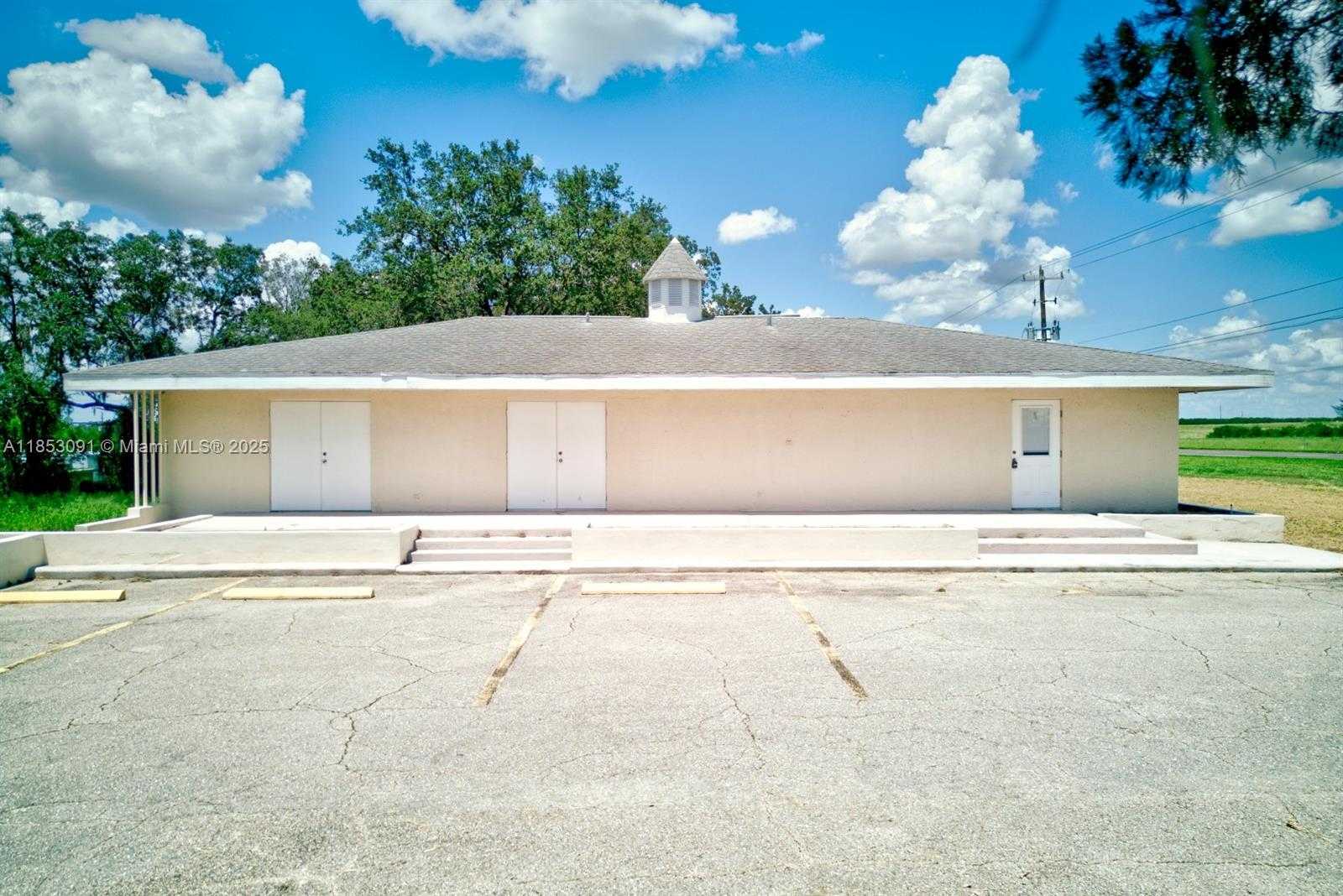 Small Image of Sebring Number 4